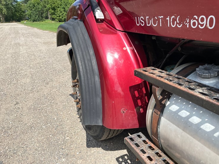 #204-•-1997-ford-4202l-garbage-truck-(has-mn-title)(clarks-grove,-mn)-image-21