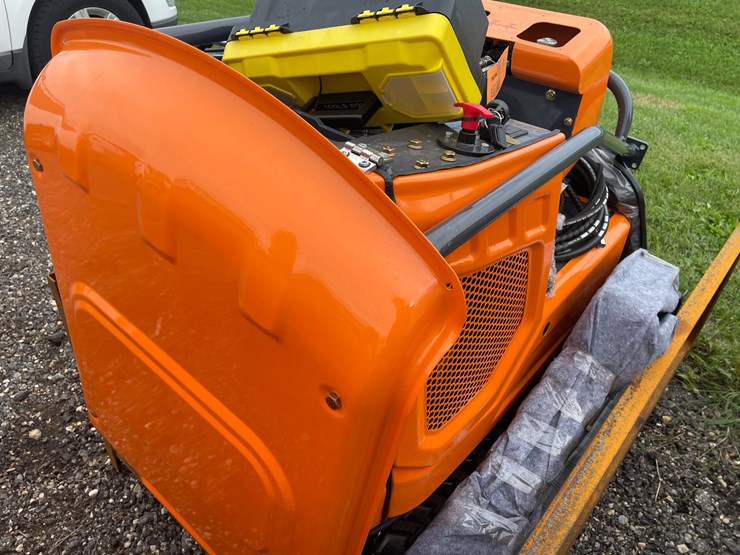 #2970-•-landhonor-mini-excavator-image-8
