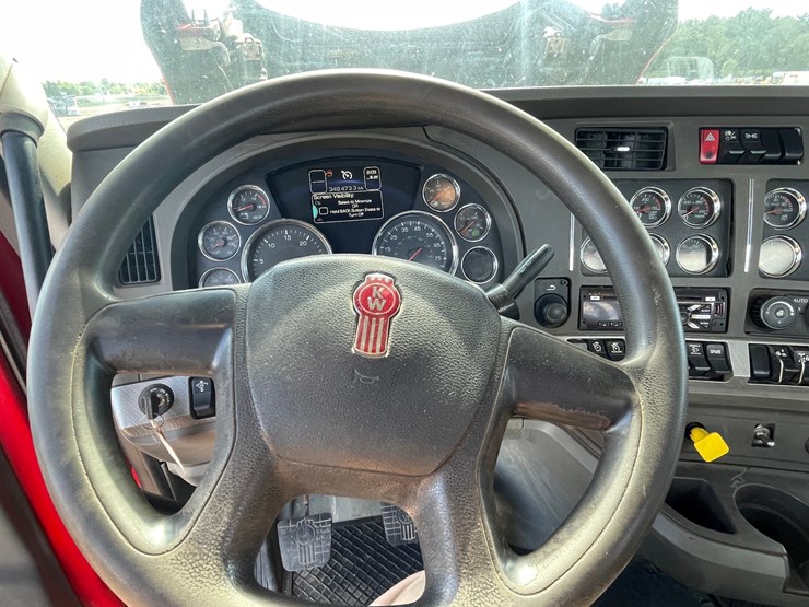 2014-kenworth-t880-image-52
