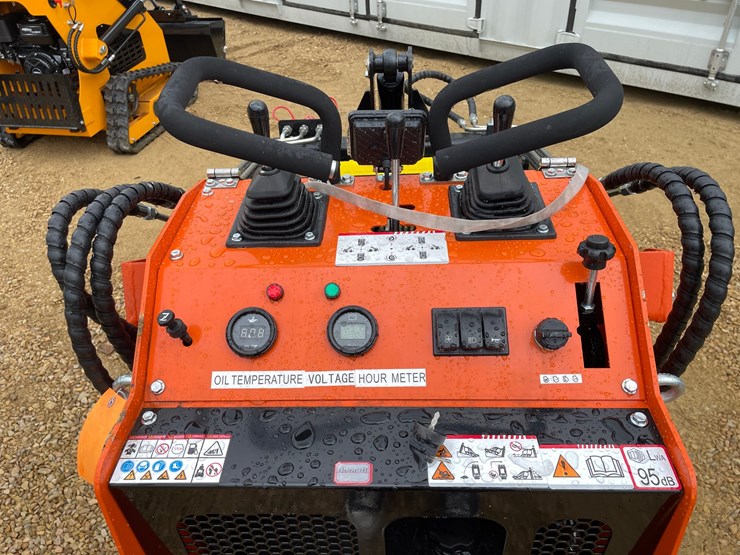 #1260-•-mms-skid-steer-loader-image-18