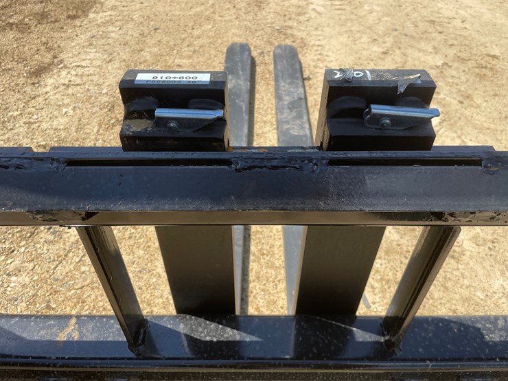 #2227-•-kivel-3,500-lbs.-48"-pallet-forks-image-16
