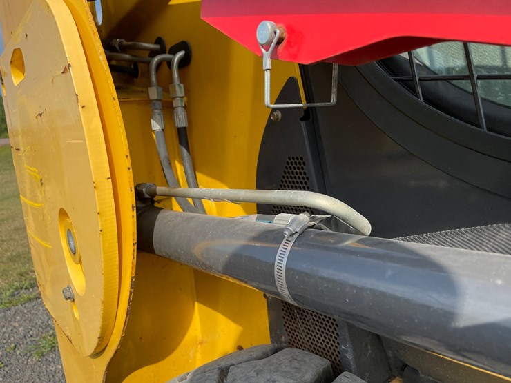 2021-new-holland-l316-image-30