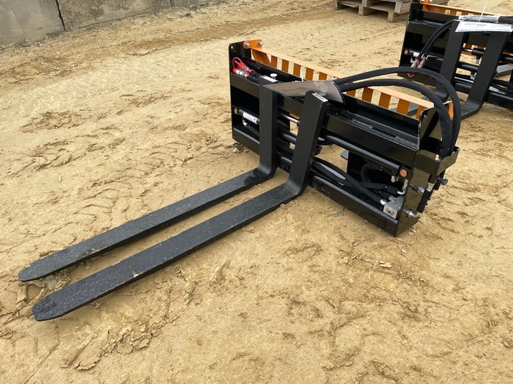 #2532-•-new-wolverine-pallet-fork-with-hydraulic-adjustable-image-1