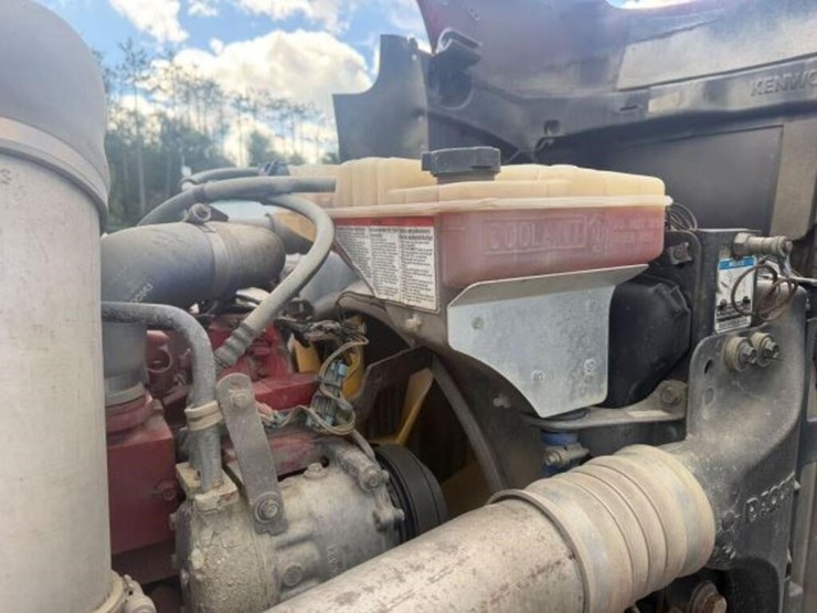 2012-kenworth-t800-image-30