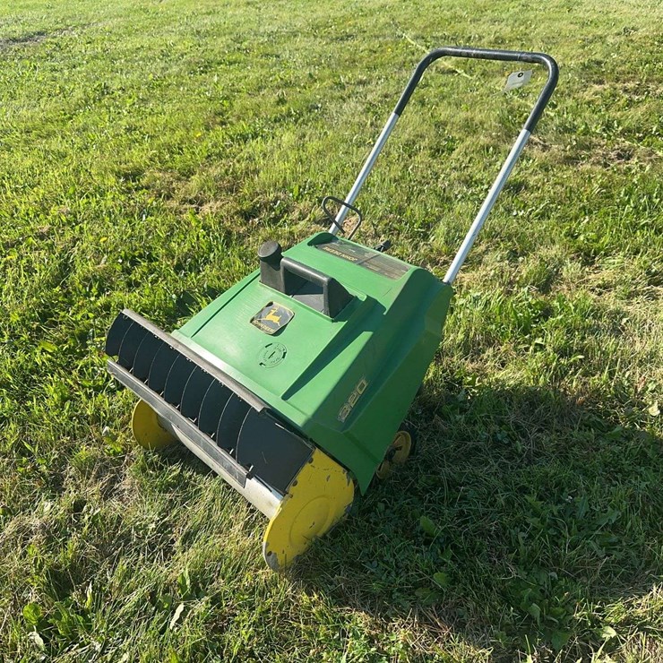 John Deere 320 Snow Thrower