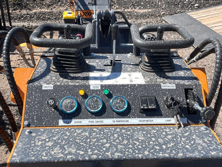 #2065-•-unused-2026-landhonor-mini-skid-steer-loader-image-8