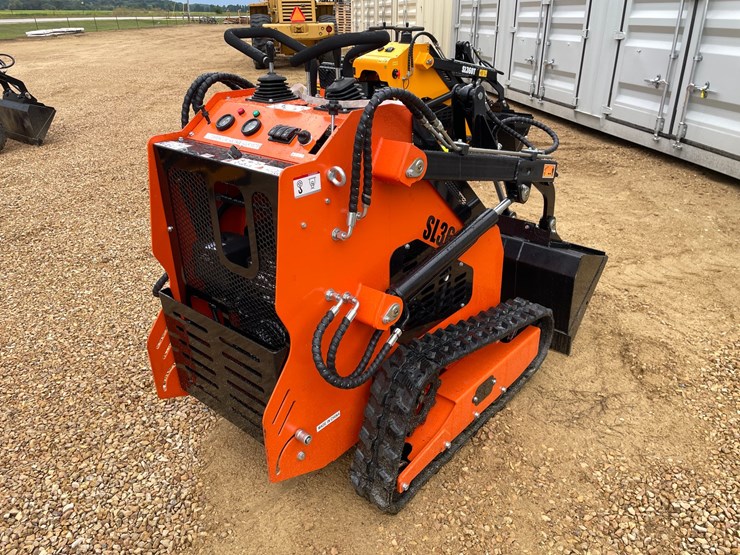 #1260-•-mms-skid-steer-loader-image-5