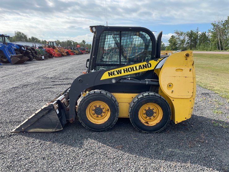 2021-new-holland-l316-image-2