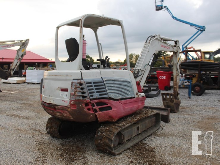takeuchi-tb235-image-4