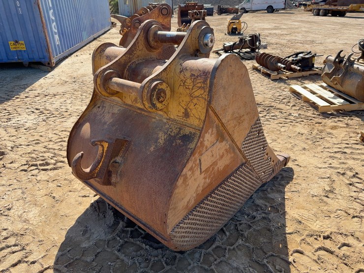 caterpillar-325-image-3