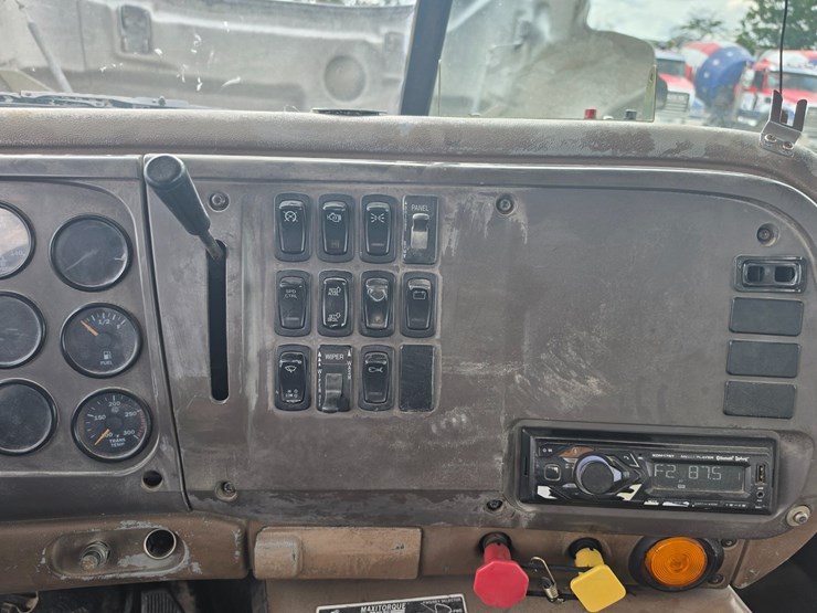 #25405-•-2003-mack-cv713-granite-truck-image-87