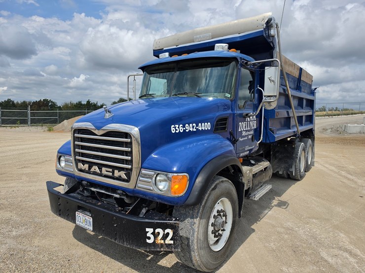 #25404-•-2003-mack-cv713-granite-tandem-axel-dump-truck-image-2