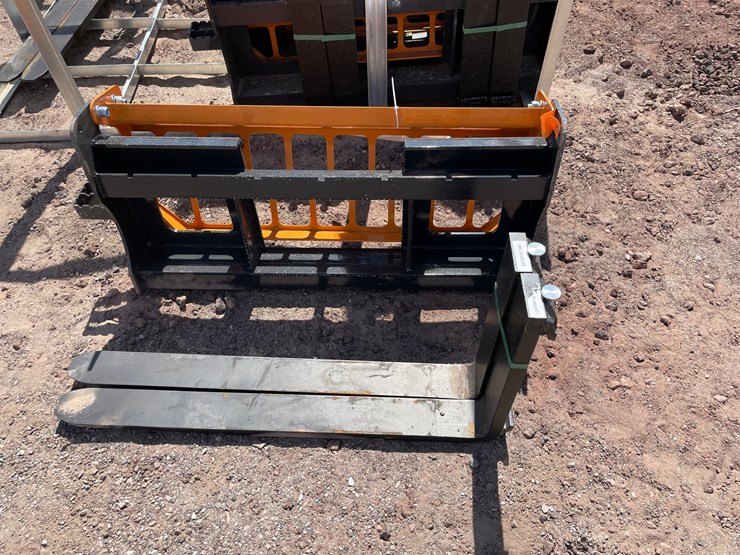 #2422-•-unused-2026-landhonor-pallet-fork-attachment-image-1
