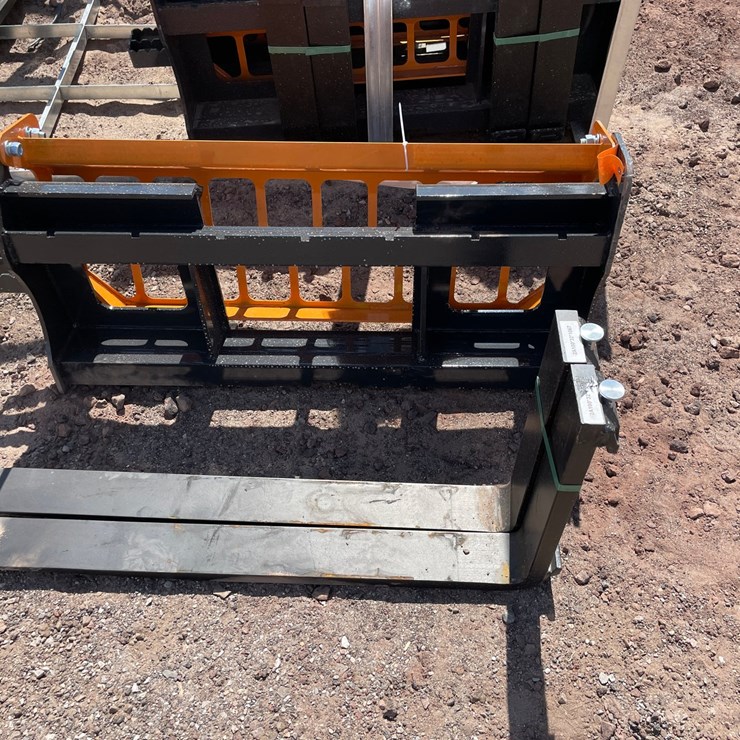 #2422 • Unused 2026 Landhonor Pallet Fork Attachment