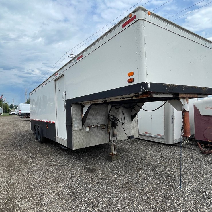 #2840 • 1987 Roadmaster 5th Wheel Enclosed Trailer (Has WI TItle)