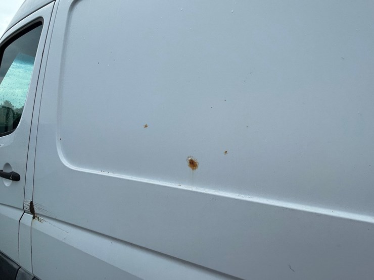 #2841-•-2010-freightliner-van-(has-wi-title)-image-11