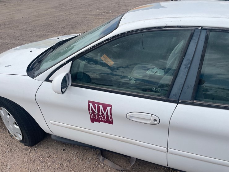 #1885-•-1999-ford-taurus-se-4-door-sedan-(has-nm-title)-(offsite-at-nmsu)-image-8
