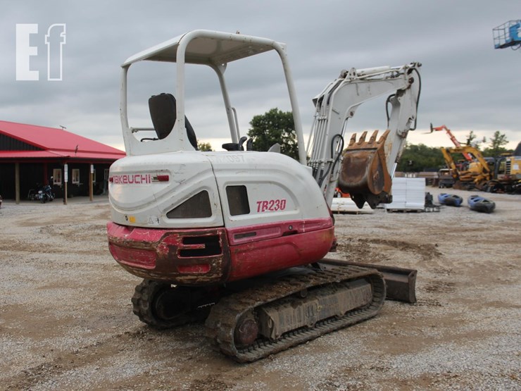 takeuchi-tb230-image-5