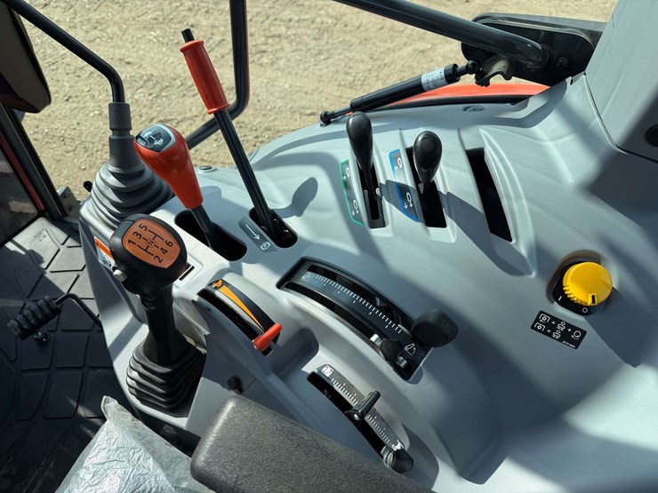 kubota-m4-071-image-19