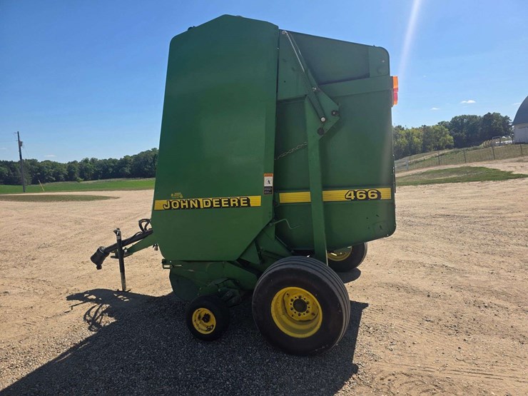 1998-john-deere-466-image-11