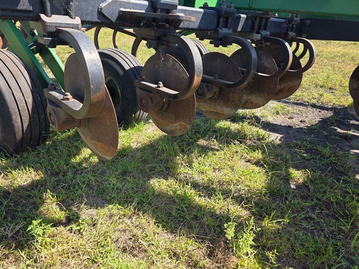 john-deere-2700-image-13