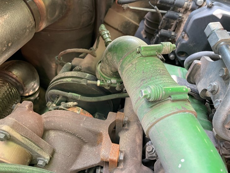 2015-deere-648l-image-43