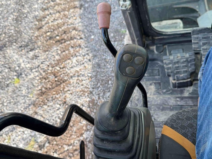 2021-case-cx145d-excavator-image-28