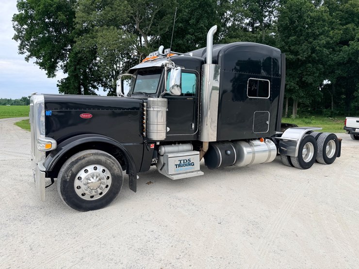 2014-peterbilt-389-image-2