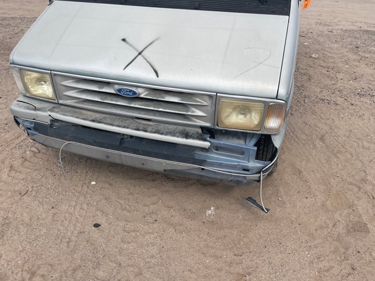 #1882-•-1992-ford-aerostar-xl-passenger-van-(has-nm-title)-(offsite-at-nmsu)-image-12