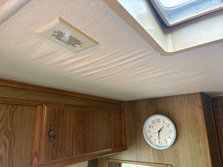 #5996-•-1989-fleetwood-resort-camper-(three-lakes,-wi)-(has-wi-title)-image-24
