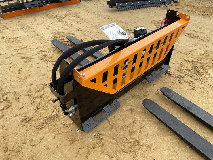 #2532-•-new-wolverine-pallet-fork-with-hydraulic-adjustable-image-6