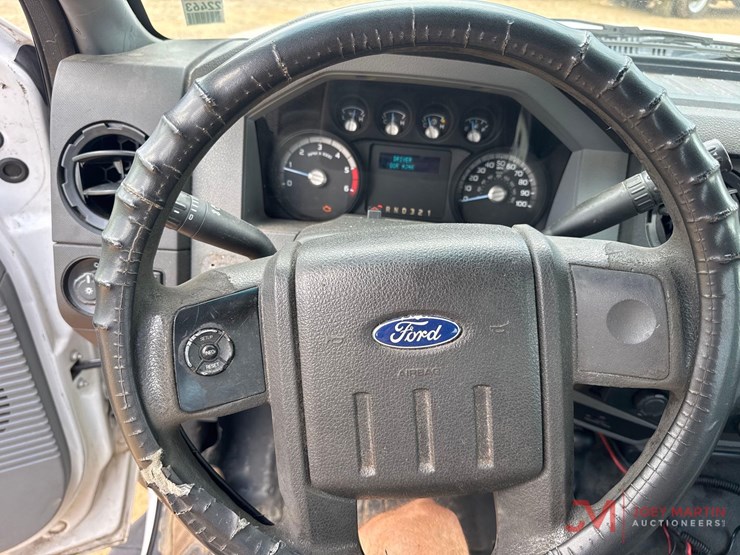 2016-ford-f550-xl-image-31