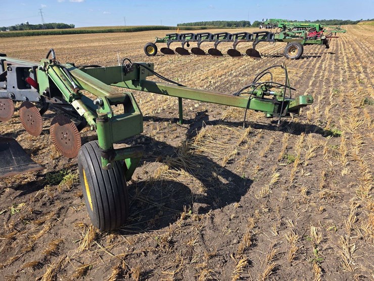 john-deere-2700-image-2