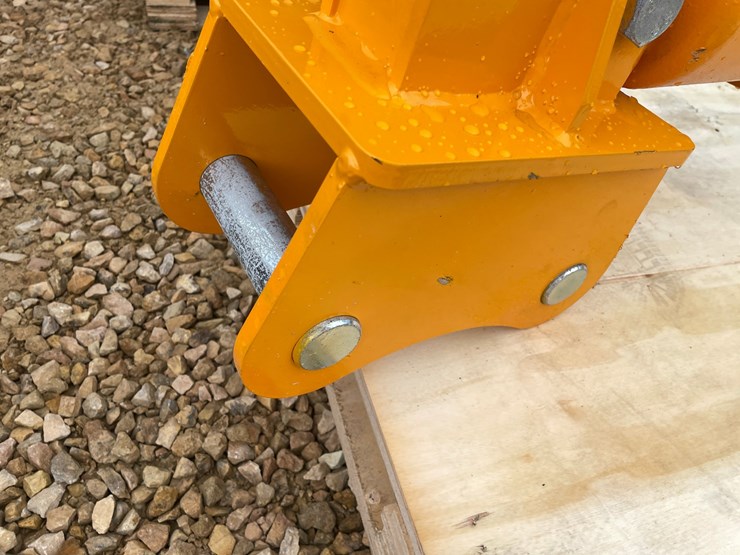 caterpillar-303-image-5