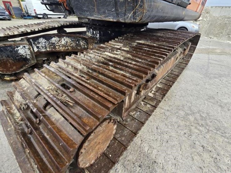2012-hitachi-zx350-lc-image-19