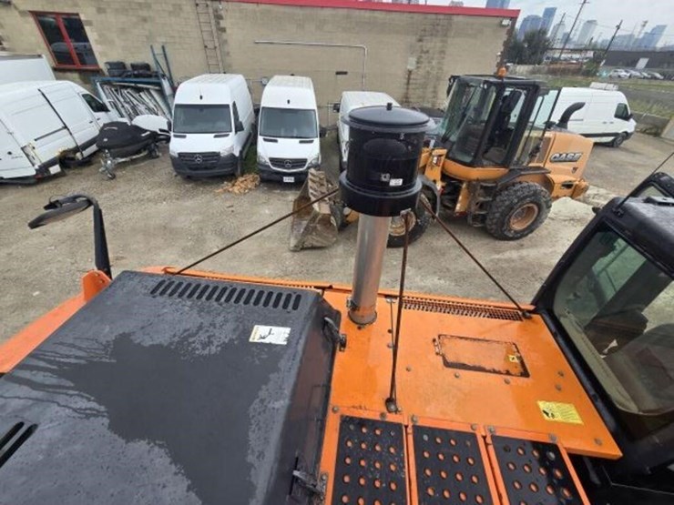 2016-hitachi-zx350-lc-image-46