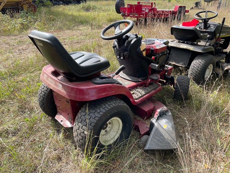 #6225-•-white-outdoors-riding-lawn-mower,-non-runner-image-3