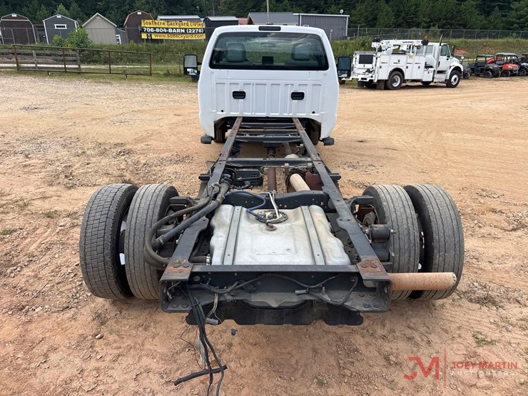 2016-ford-f550-xl-image-15