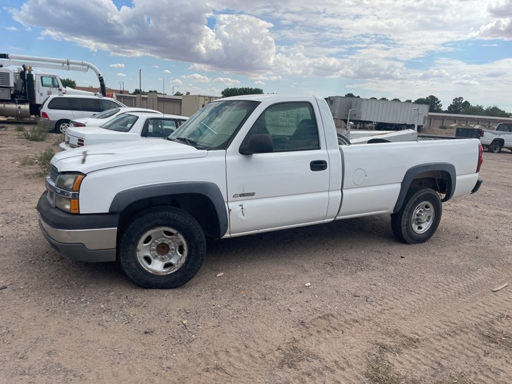 #1877-•-2003-chevy-silverado-pick-up-truck-(has-nm-title)-(offsite-at-nmsu)-image-1