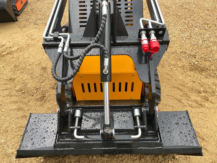 #1261-•-mms-skid-steer-loader-image-10
