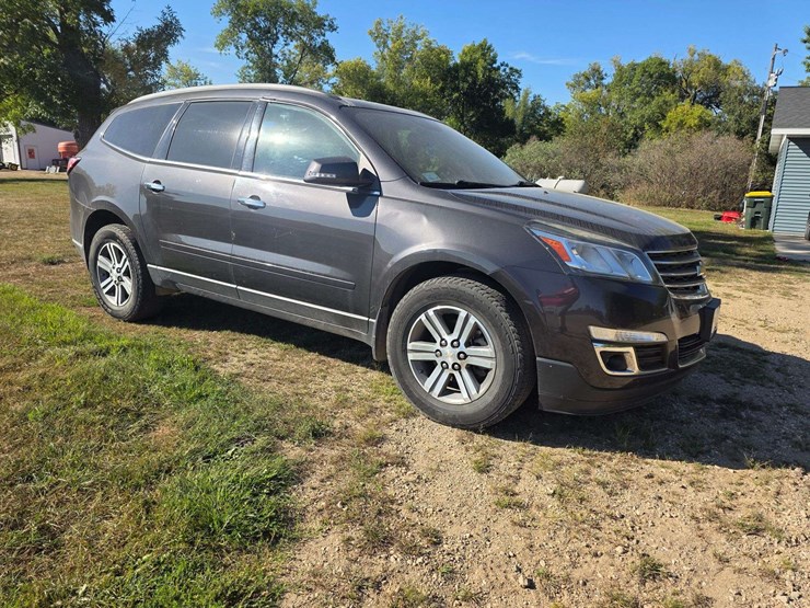 2014-chevrolet-traverse-lt-image-5