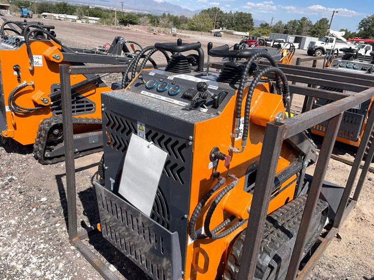 #2068-•-unused-2026-landhonor-mini-skid-steer-loader-image-7