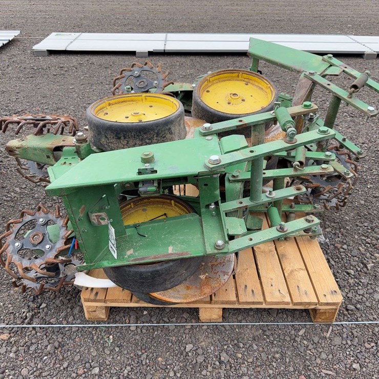 JOHN DEERE 7100