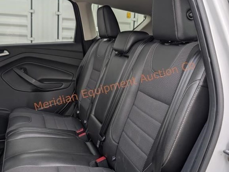 2015-ford-escape-se-image-21