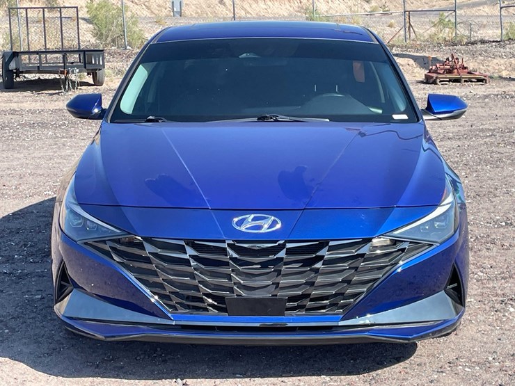 #1859-•-2023-hyundai-elantra-(has-nm-title)-image-2