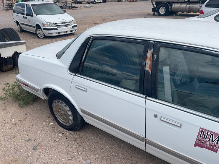 #1884-•-1994-pontiac-ciera,4-door-sedan-(has-nm-title)-(offsite-at-nmsu)-image-15