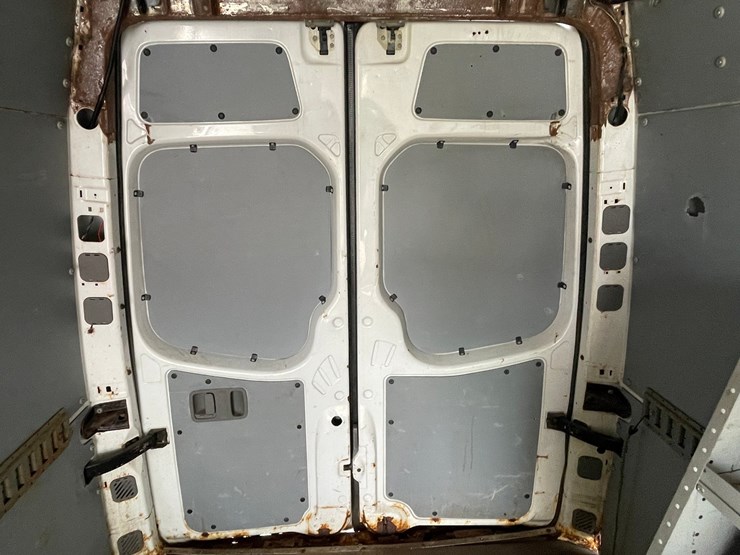 #2841-•-2010-freightliner-van-(has-wi-title)-image-72