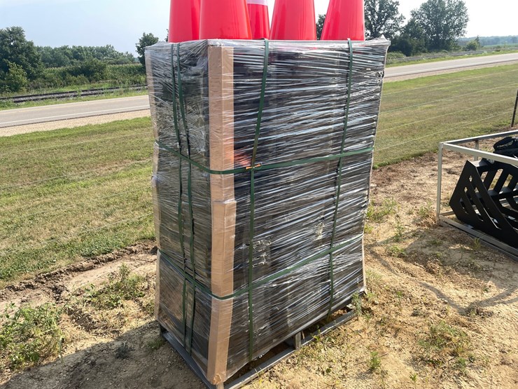#2508-•-greatbear-highway-safety-cones-image-3