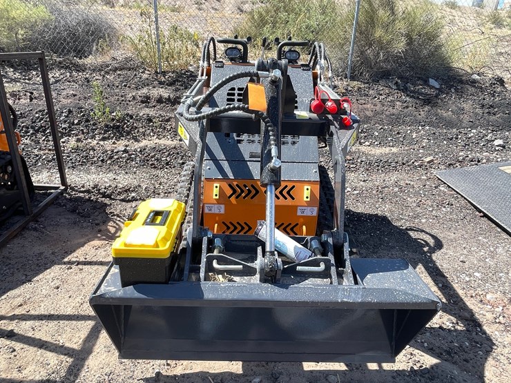 #2067-•-unused-2026-landhonor-mini-skid-steer-loader-image-13