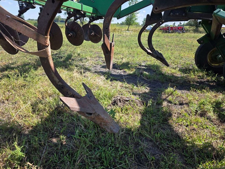 john-deere-2700-image-19